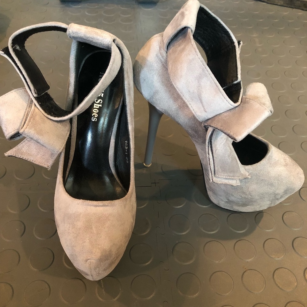 New No. 55 Gray Suede Stiletto Platform Heels - Picture 1 of 5